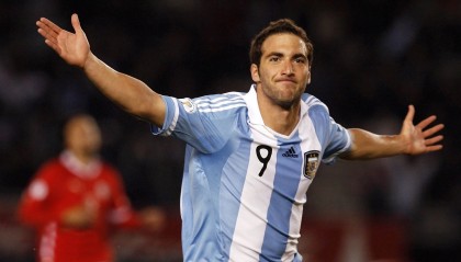 开云体育-“英超战火持续升级，争冠形势扑朔迷离”，英超的比赛