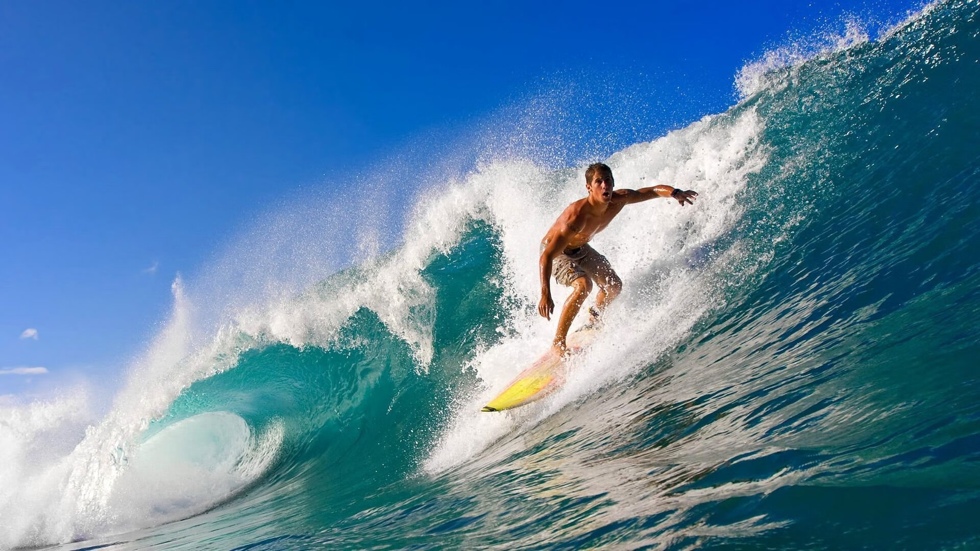 “足球+文化+科技”新模式带动行业跨界融合，行业未来可期，和足球相关的产业